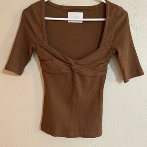 Citizens of Humanity Parie Twist Top in Malt Ball